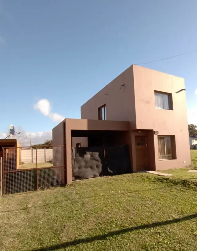 CASA DE 3 AMBIENTES EN LA COSTA SANTA ELENA,MAR CHIQUITA