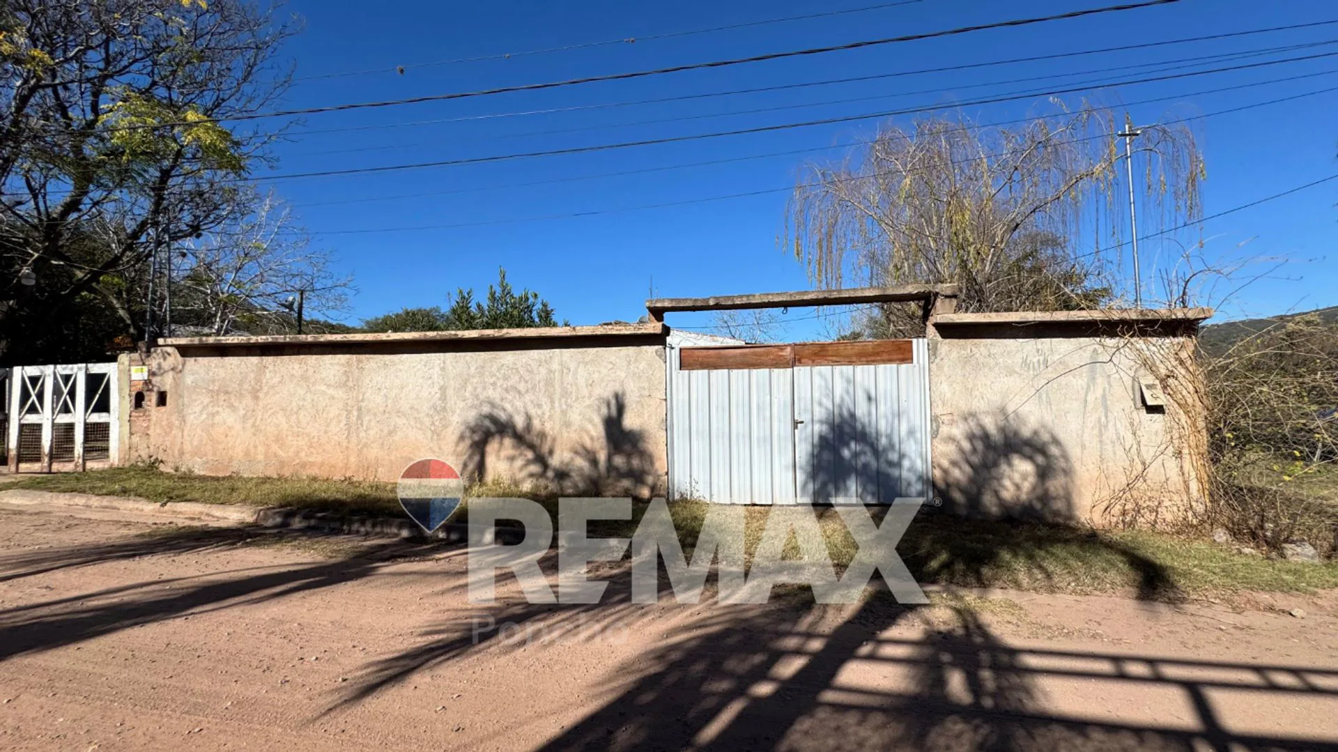 SE VENDE CASA MAS DEPTO EN LA PUERTA foto 3