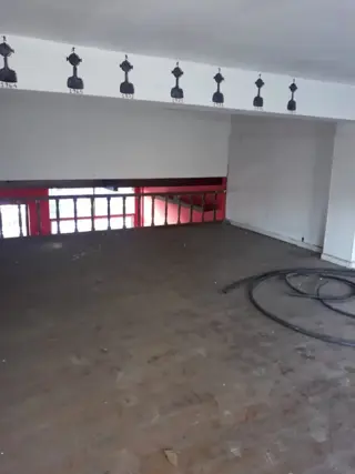 Venta de Local en excelente zona de Adrogué foto 2