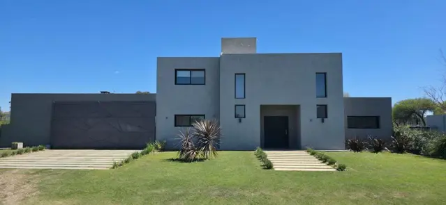 VENTA CASA ESTACION DEL CARMEN 4 DORM PILETA 2250 M2