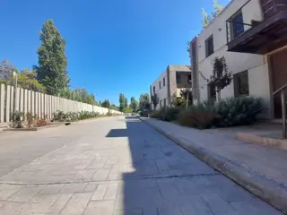 VENTA DUPLEX DE CATEGORIA CHACRAS DE CORIA foto 4