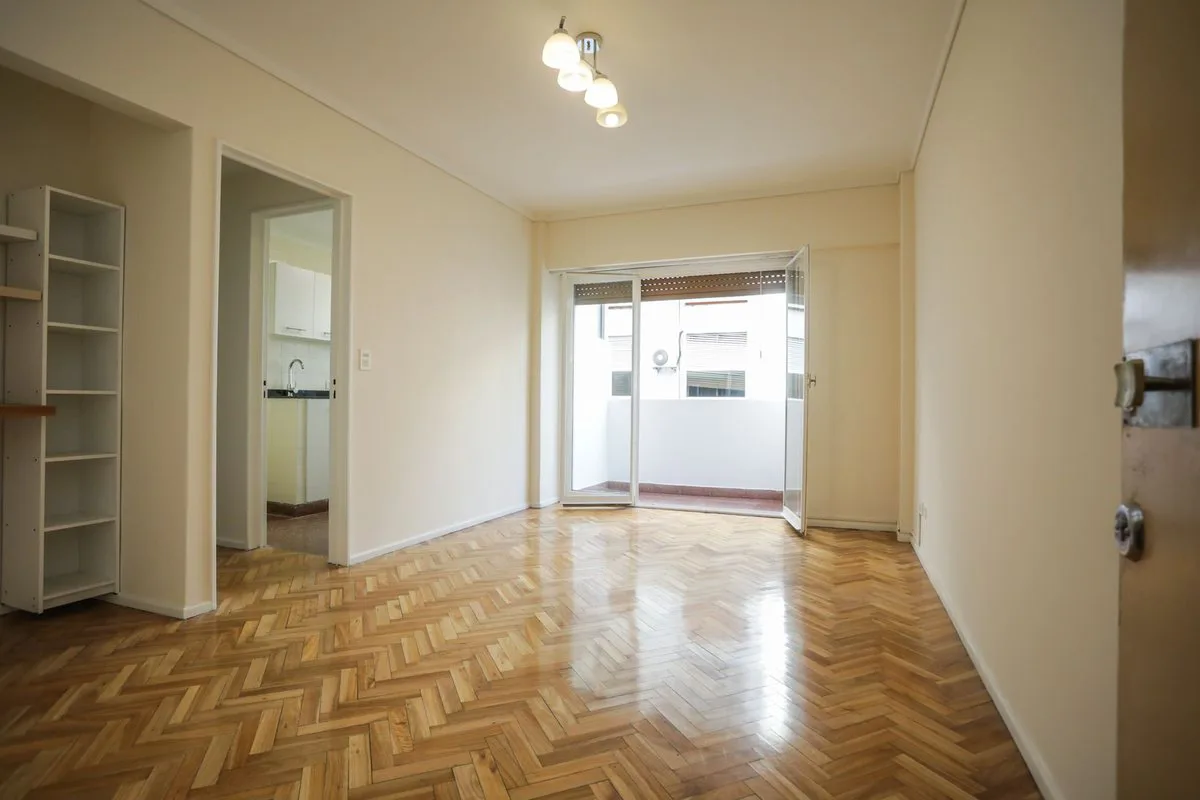VENTA DEPARTAMENTO 2 AMBIENTES RECOLETA 2 BALCONES foto 4