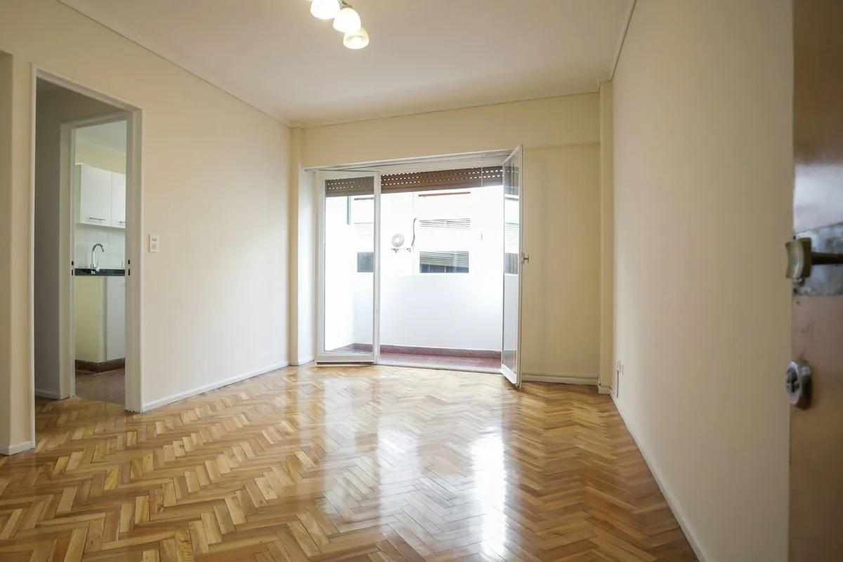 VENTA DEPARTAMENTO 2 AMBIENTES RECOLETA 2 BALCONES foto 5