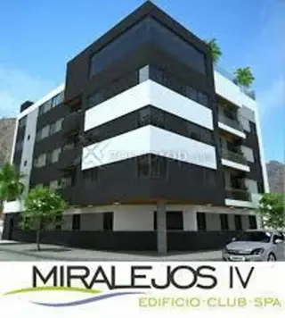 DEPARTAMENTOS EN PLENO CENTRO DE CARLOS PAZ. CON PISCINA - QUINCHO - COCHERA - TERRAZA - COCHERA. EQUIPAMIENTO FULL foto 2