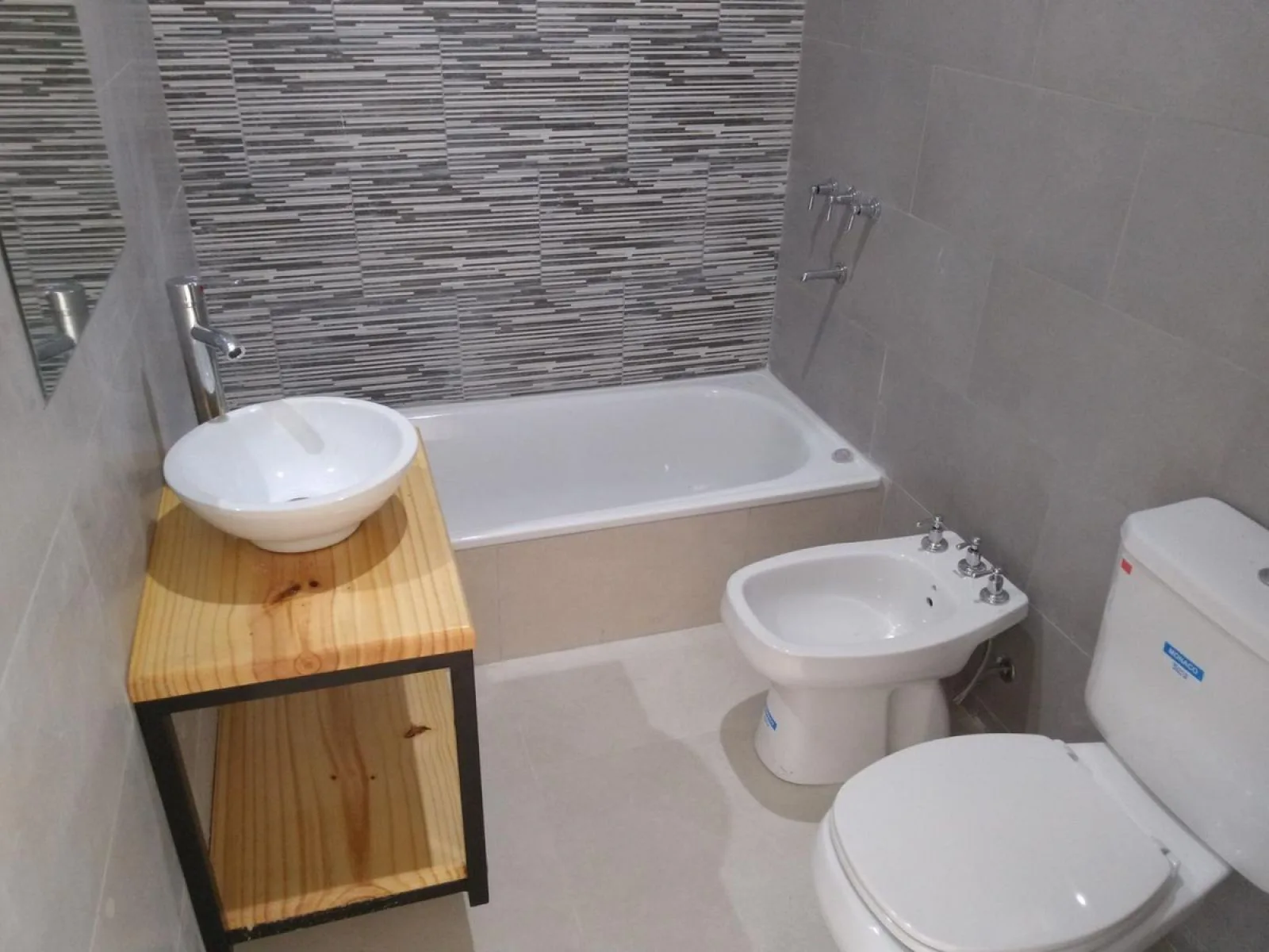 Barrio Naón - Venta- 2 Amb - Sin expensas - Mataderos -RETASADO foto 4