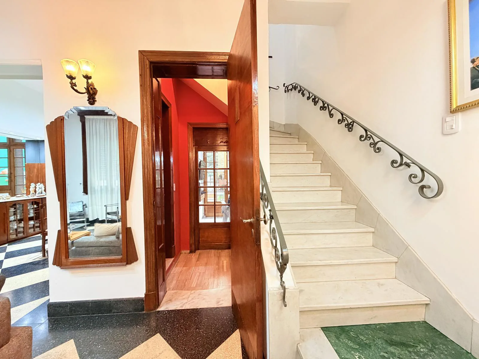 Casa ART DECO en venta, 4 dormitorios - Balcarce y 9 de Julio, Centro foto 3