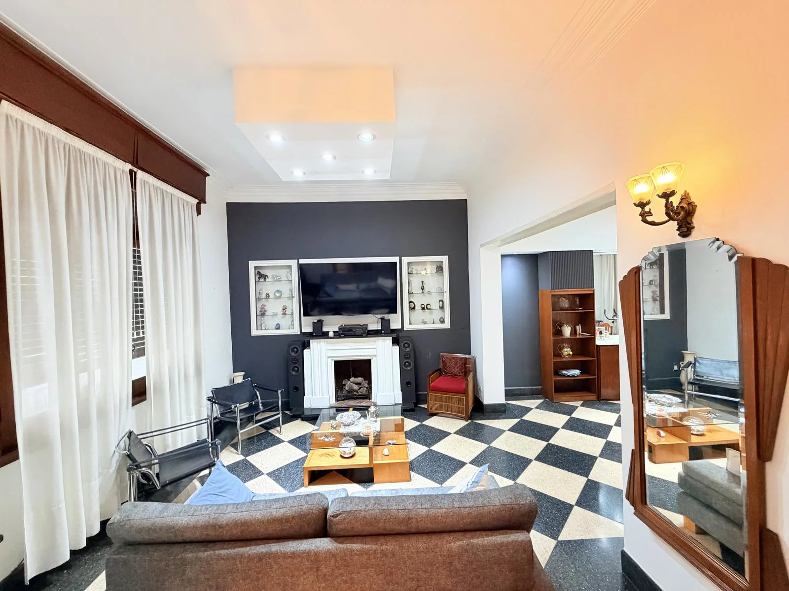 Casa ART DECO en venta, 4 dormitorios - Balcarce y 9 de Julio, Centro foto 4