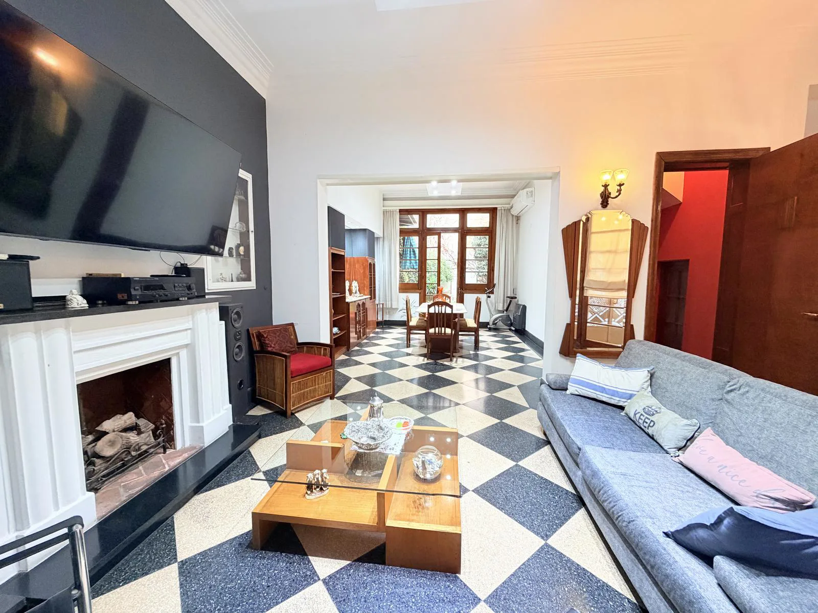 Casa ART DECO en venta, 4 dormitorios - Balcarce y 9 de Julio, Centro foto 5