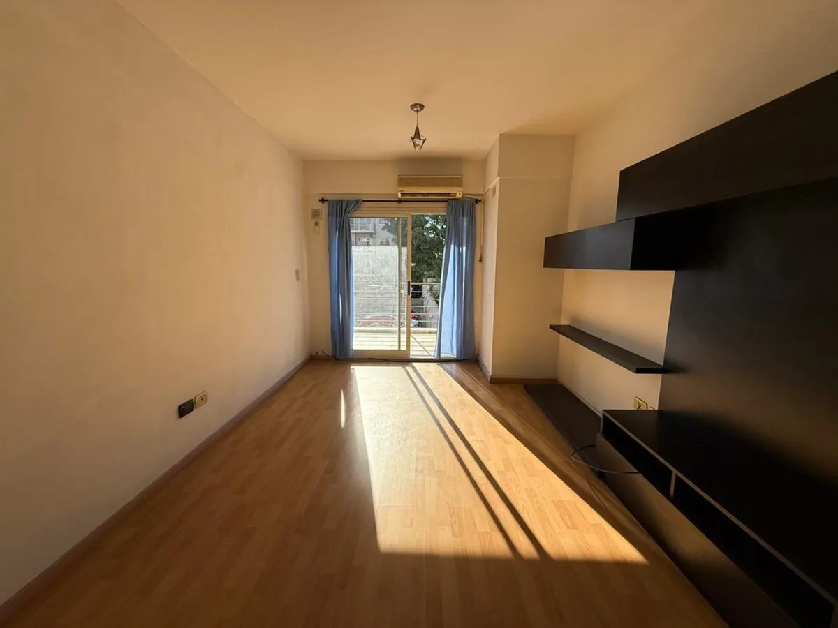 VENTA DEPTO 2 AMB MUNRO CENTRO PILETA foto 2
