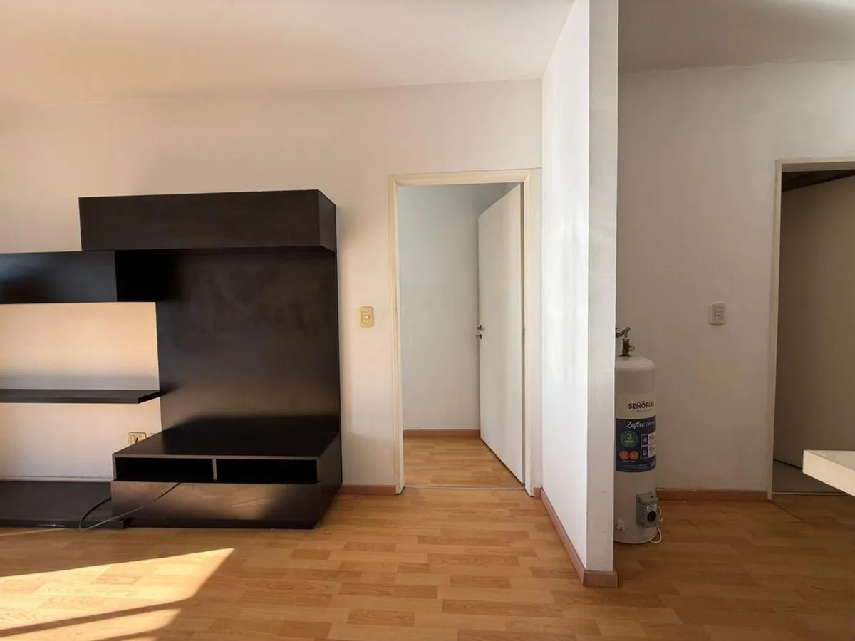 VENTA DEPTO 2 AMB MUNRO CENTRO PILETA foto 4