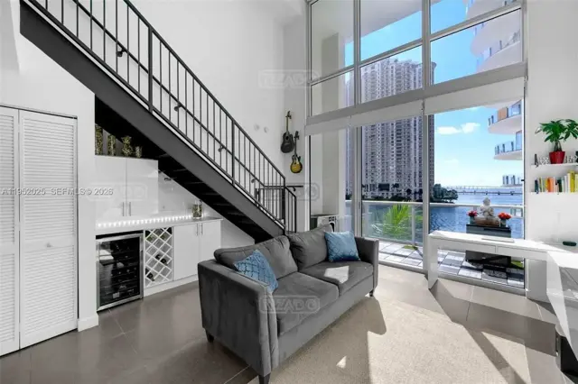 300 S Biscayne Blvd #L-410 300
