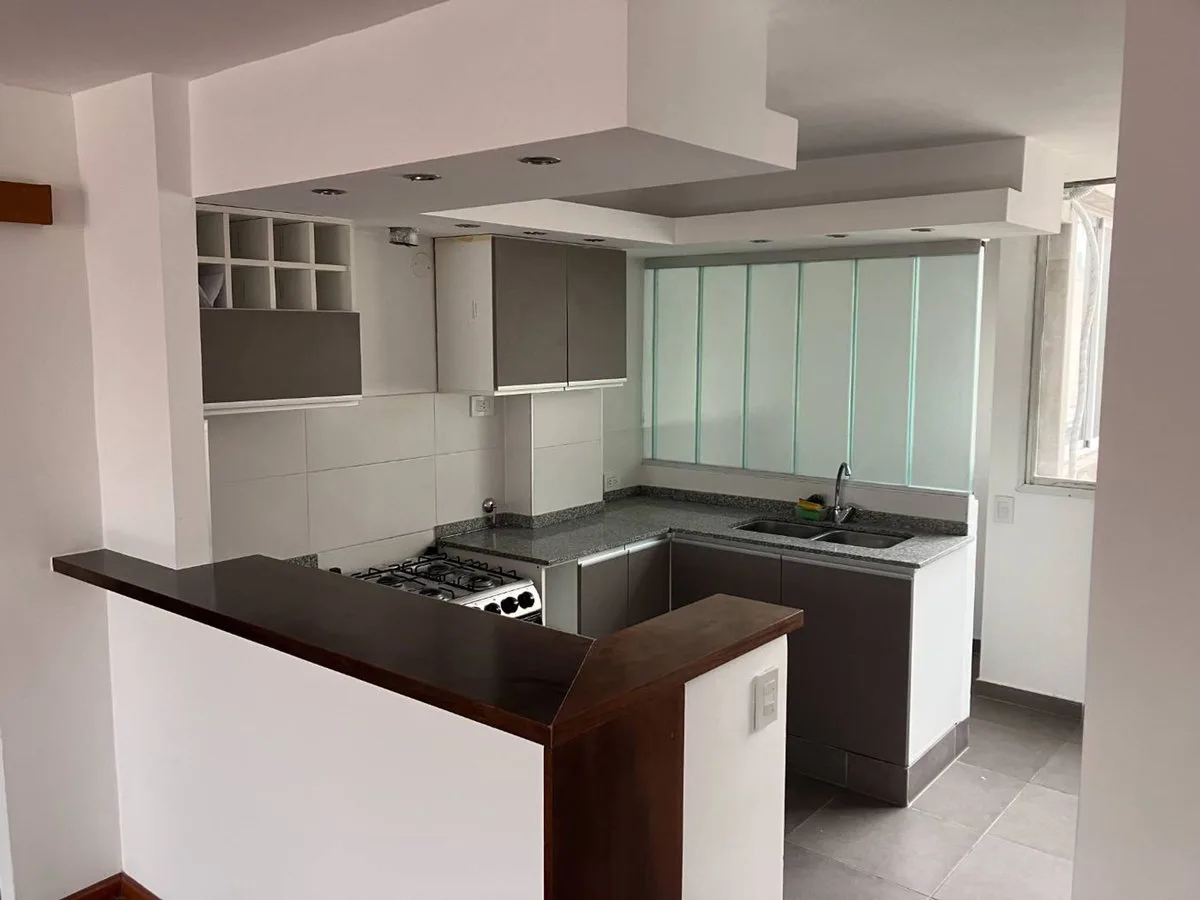 VENTA SEMIPISO 2 DORMITORIOS - CENTRO foto 3