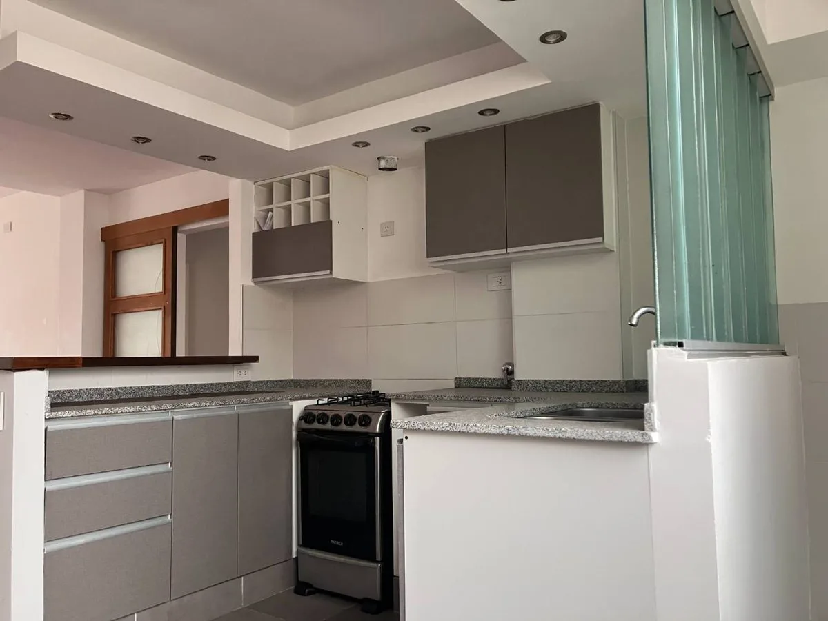VENTA SEMIPISO 2 DORMITORIOS - CENTRO foto 4