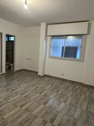 MONOAMBIENTE EN PLANTA BAJA , A LA CALLE foto 5