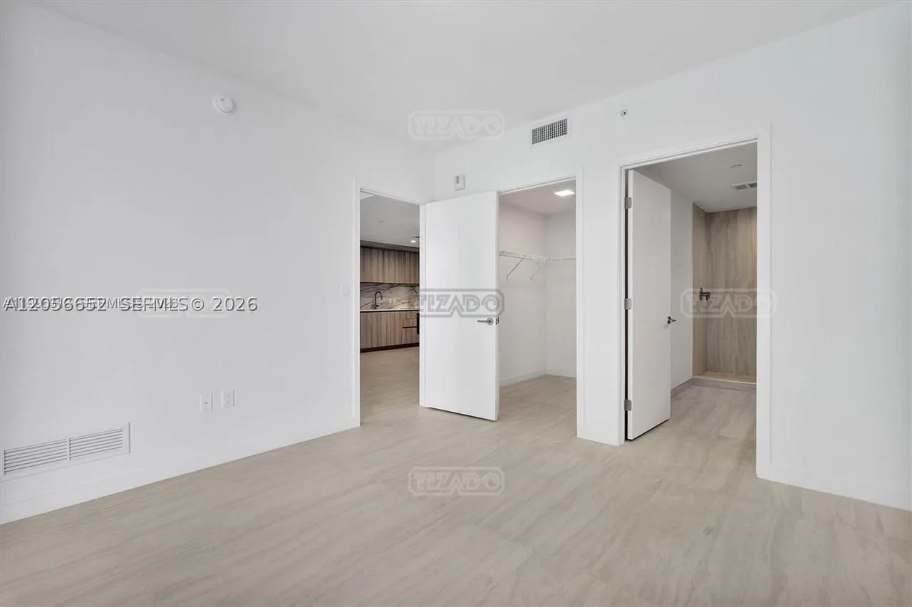 77 SE 5th St #4106 foto 4