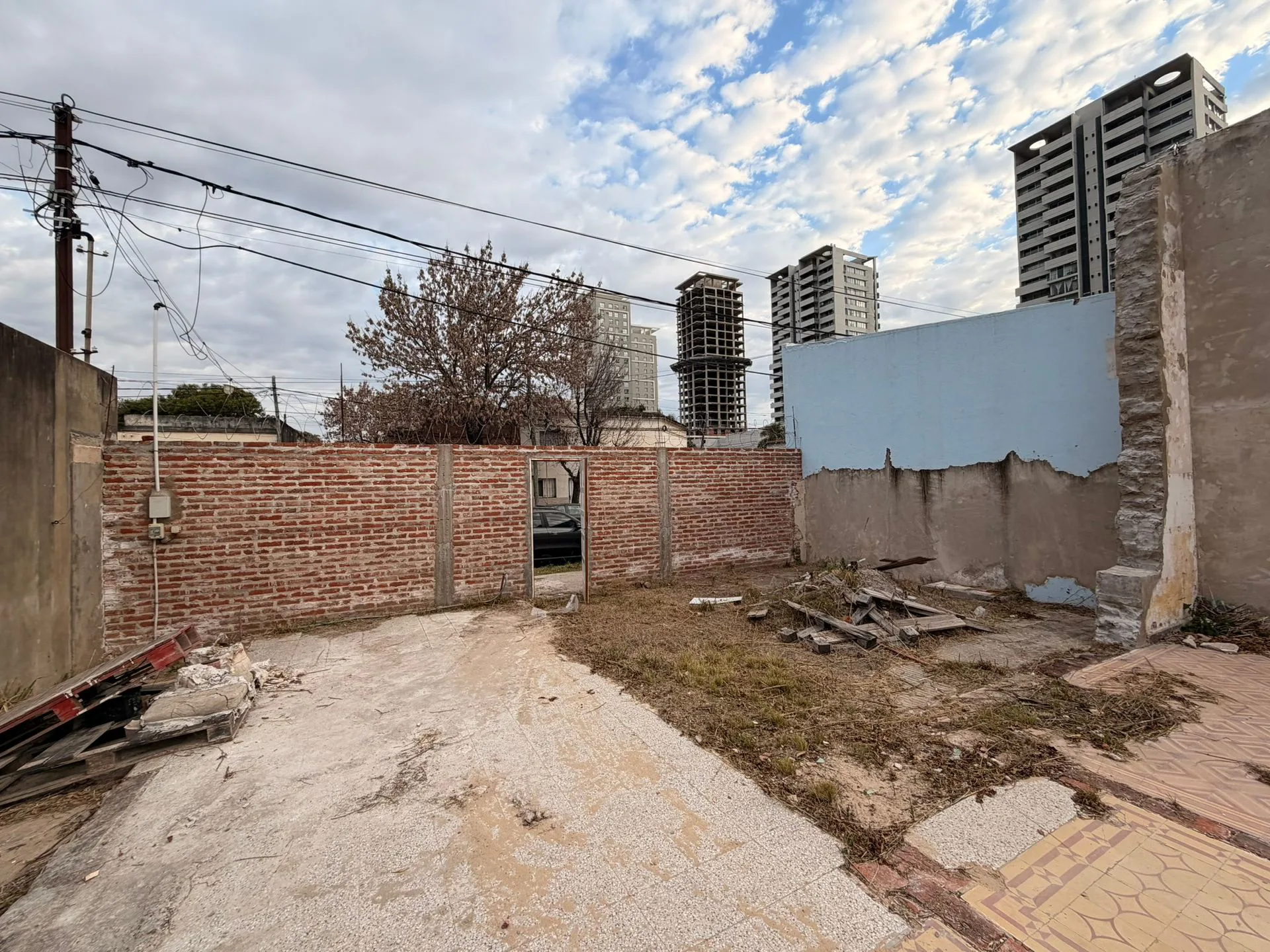 TERRENO 10X30 - SGTO CABRAL - GRAN POTENCIAL foto 2