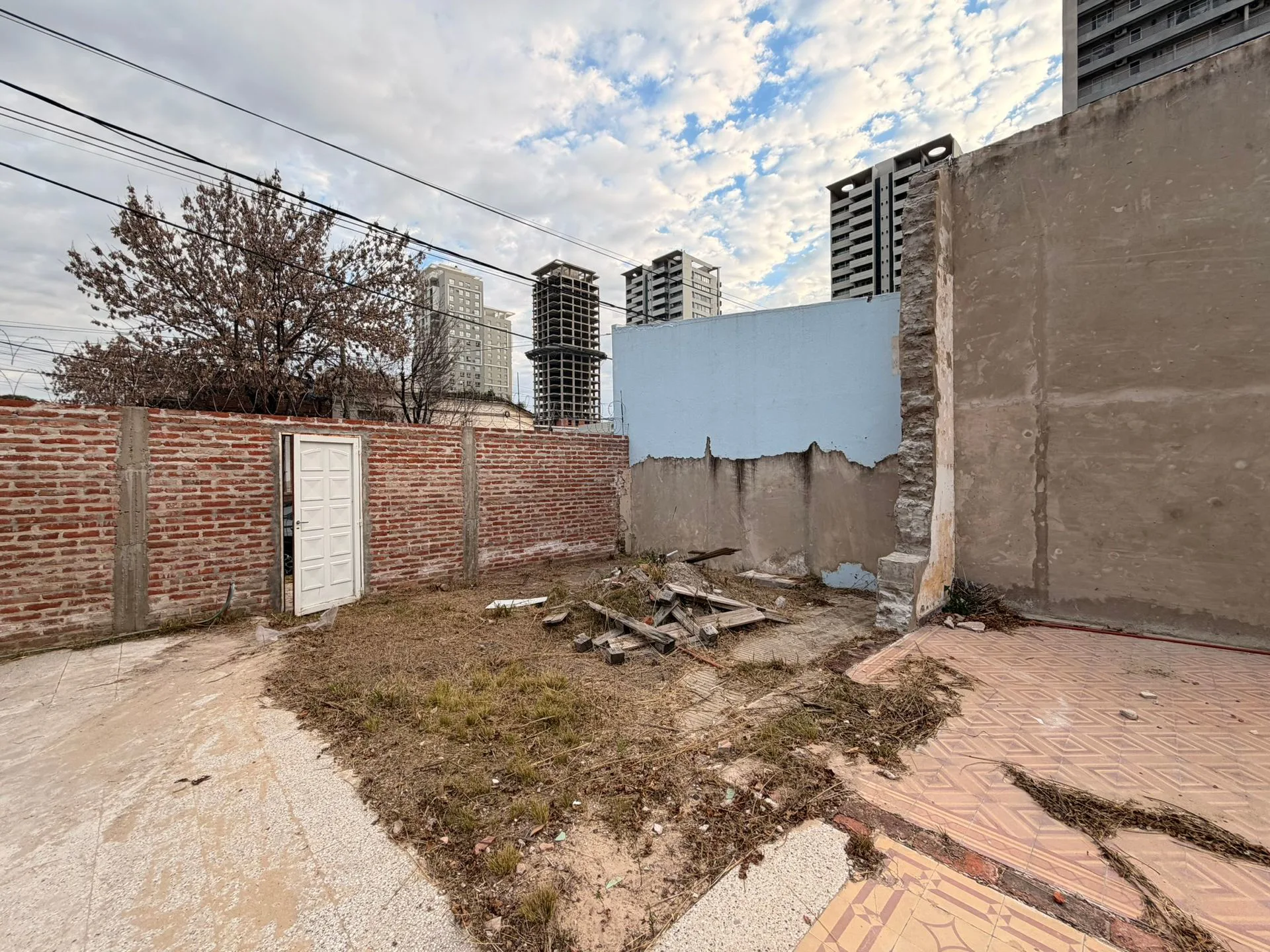 TERRENO 10X30 - SGTO CABRAL - GRAN POTENCIAL foto 5