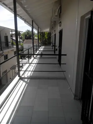 DEPTO 2 AMB.TIPO LOFT CON COCHERA , COMPLEJO CON PISICINA 2 PISO POR ESCALERA.SIN EXPENSAS NI ABL foto 2