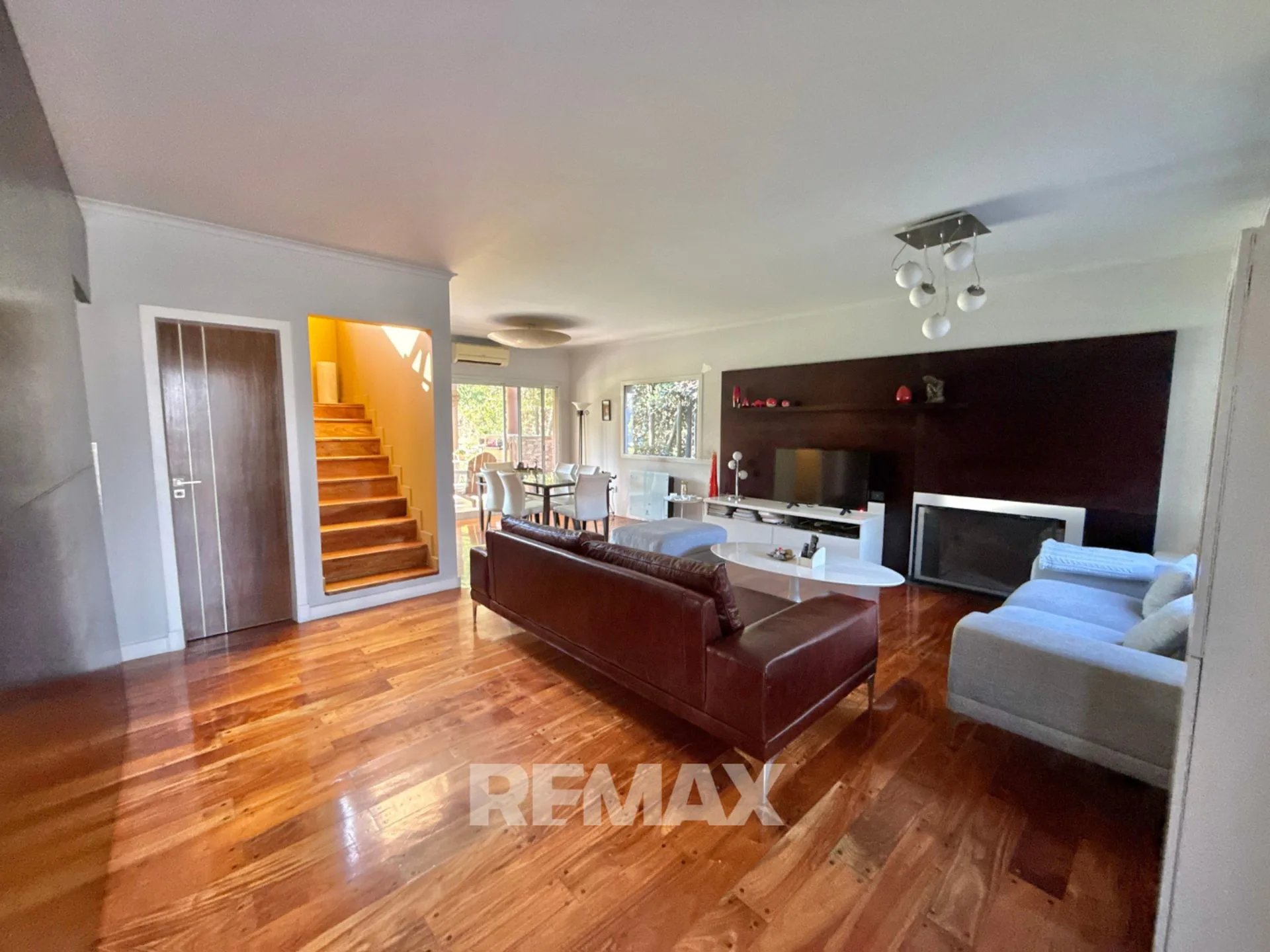 VENTA CASA 5 AMB. BARRIO CERRADO LAS CONDES PILAR foto 4