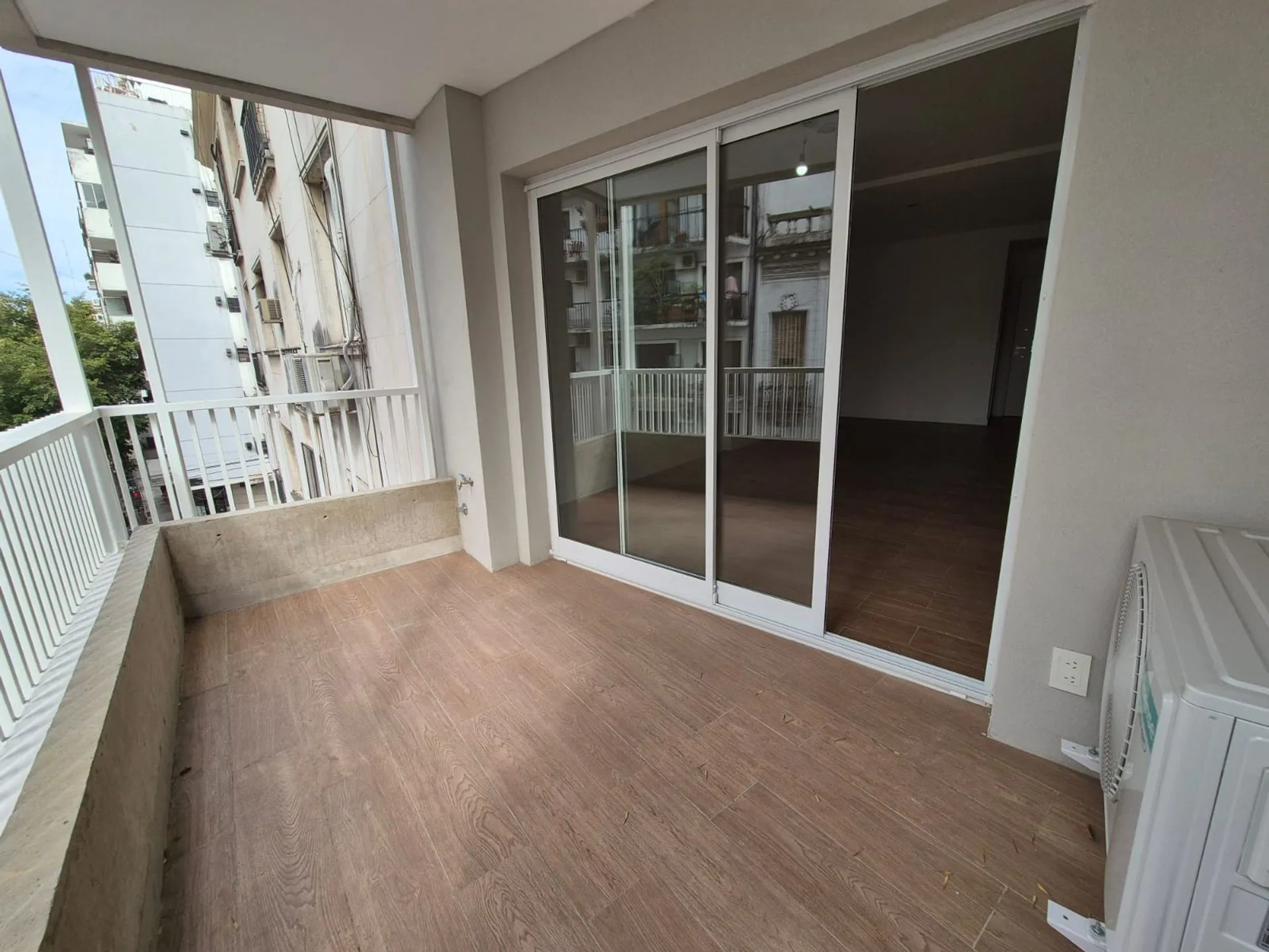 VENTA MONOAMBIENTE RECOLETA ,BALCON TERRAZA FRENTE foto 5