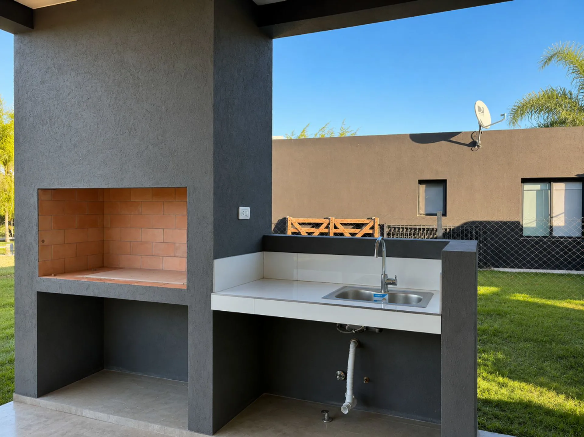 Casa en El Canton con costa de lago foto 4