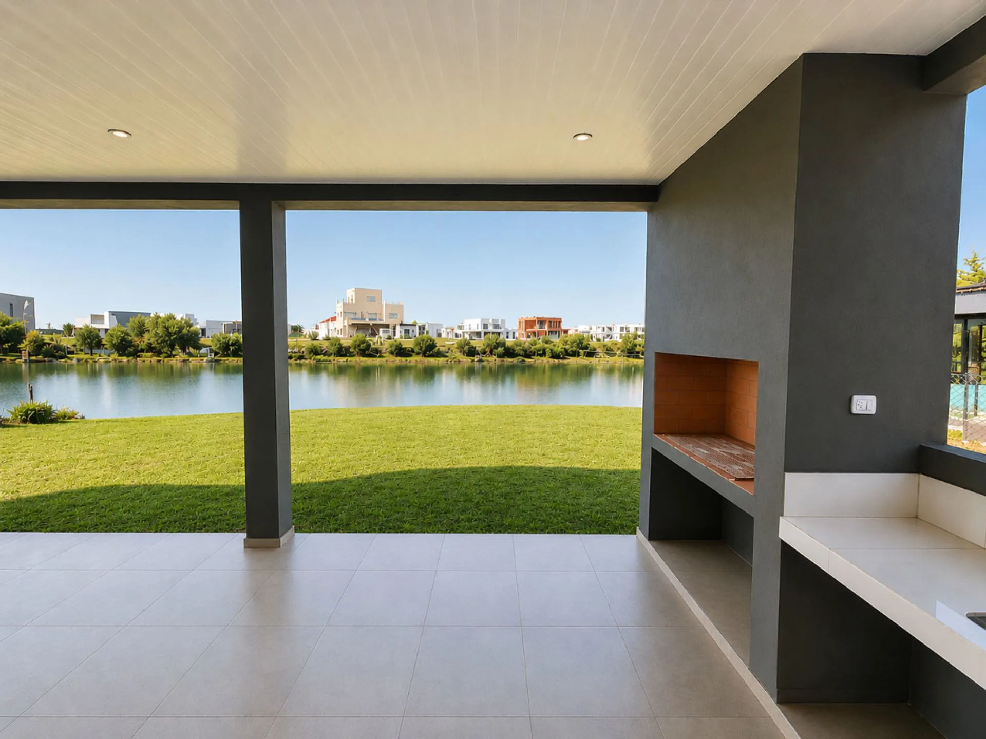 Casa en El Canton con costa de lago foto 5