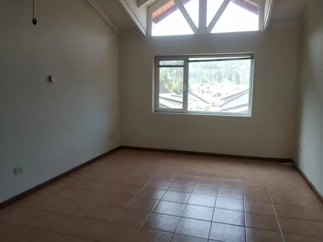 Se Vende Cómodo Departamento de Dos Dormitorios en Villa P. La Cascada