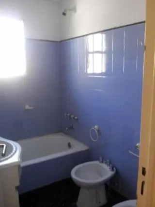 MUY BUEN DEPARTAMENTO CON BALCON AL FRENTE LA FRONDA 1600 FLORES. foto 5