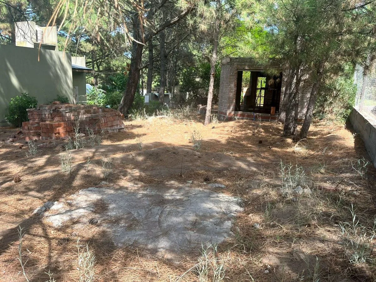 VENTA LOTE EN LAS DUNAS CON CONSTRUCCIÓN foto 3