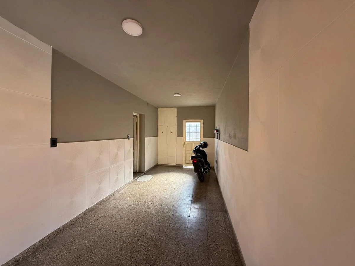 VENTA CASA 2 DORM + DEPTO,  BARRIO VELEZ SARSFIELD foto 2