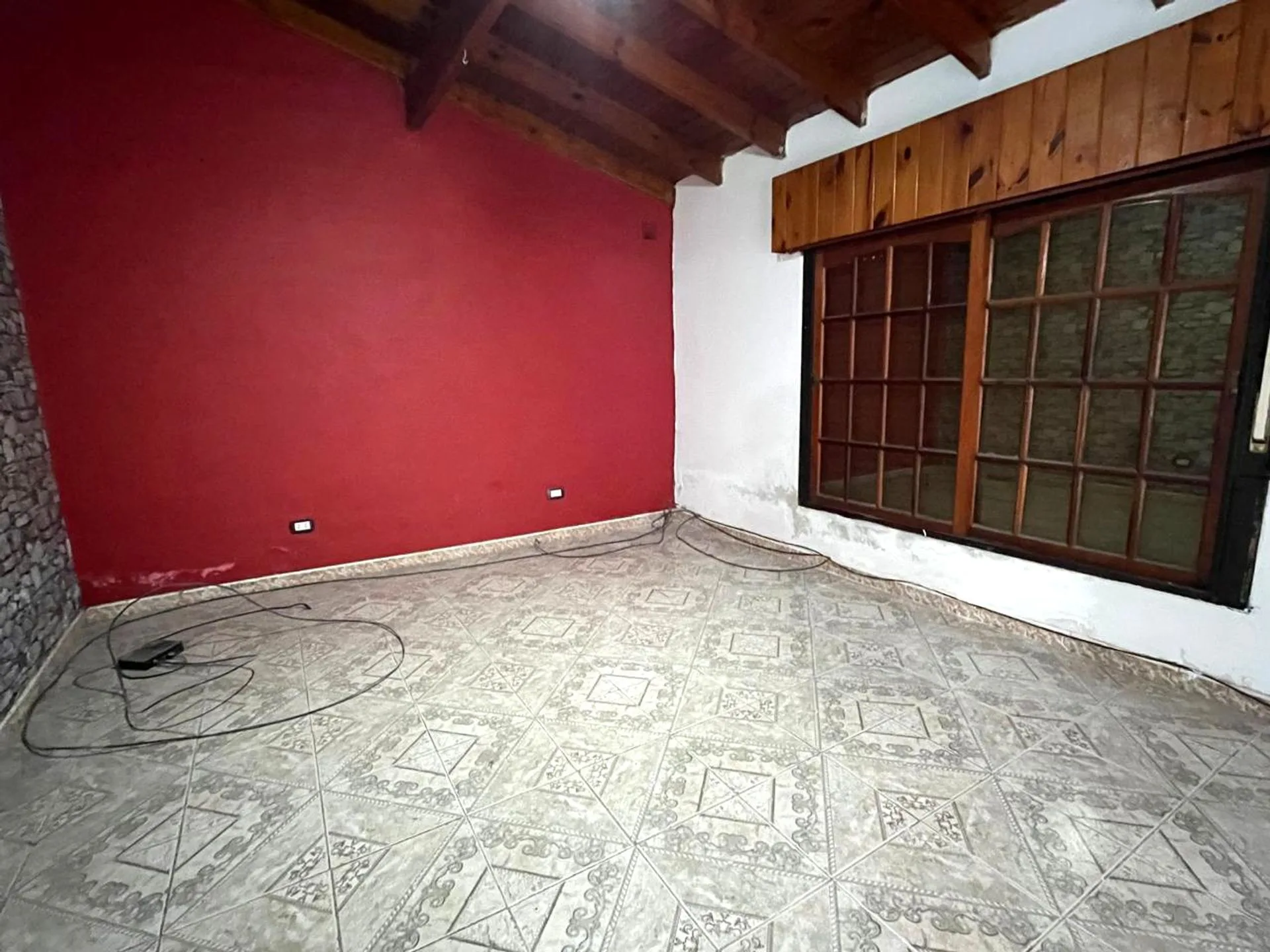 VENTA CASA 3 AMBIENTES QUINCHO Y COCHERA LIBERTAD foto 2