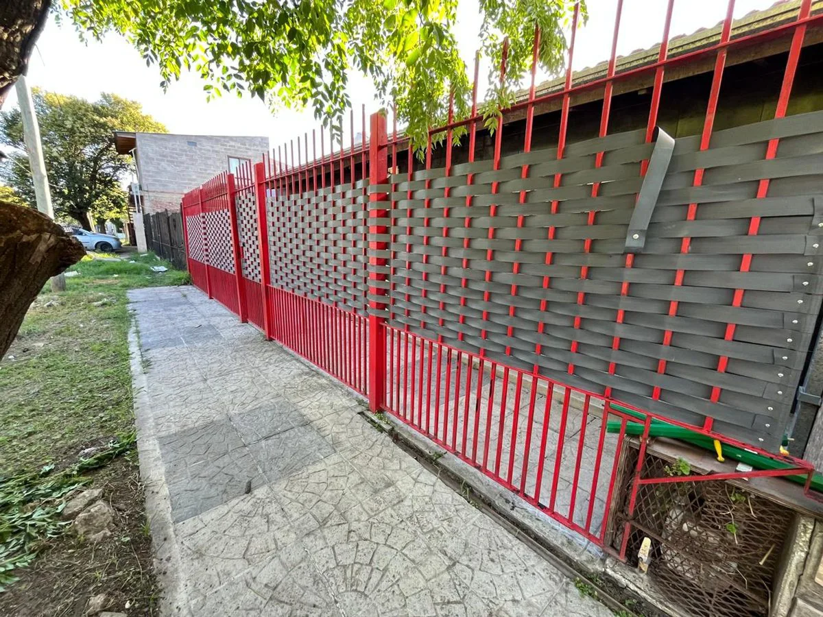 VENTA CASA 3 AMBIENTES QUINCHO Y COCHERA LIBERTAD foto 4