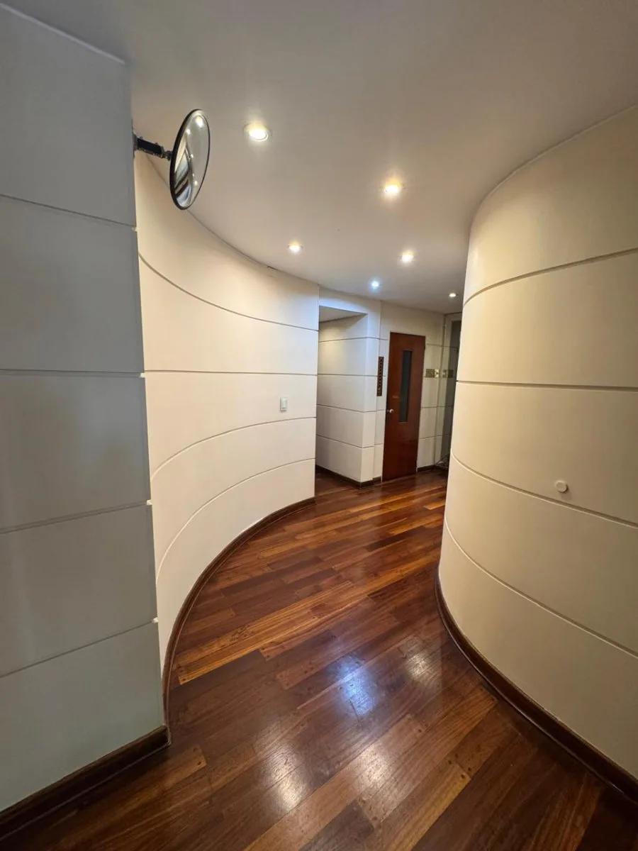 Excelente Piso de 4 amb c/espacio guarda coche y baulera (Apto Credito ) foto 4