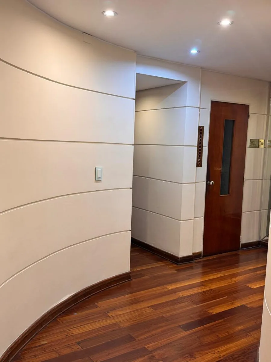 Excelente Piso de 4 amb c/espacio guarda coche y baulera (Apto Credito ) foto 5