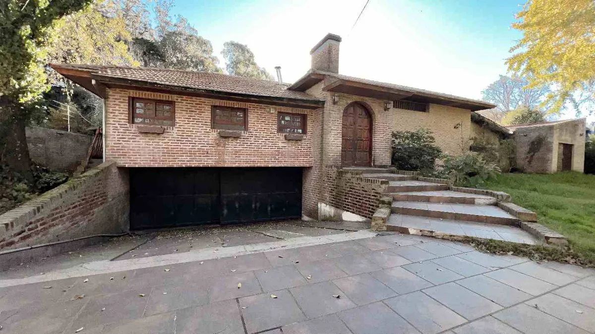 VENTA CHALET CON PILETA TERRENO 2000 MT