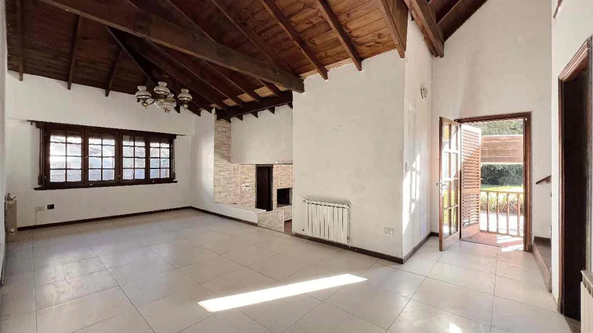 VENTA CHALET CON PILETA TERRENO 2000 MT foto 5