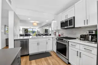 2701 Village Blvd #303 2700 foto 1