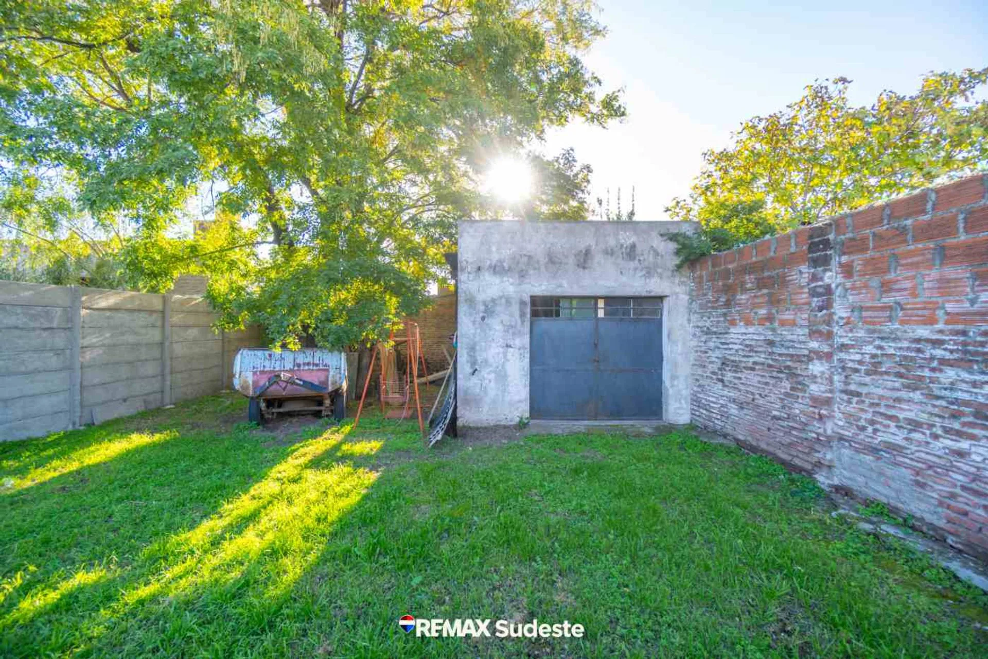 VENTA GALPON CON PATIO Y PILETA foto 5