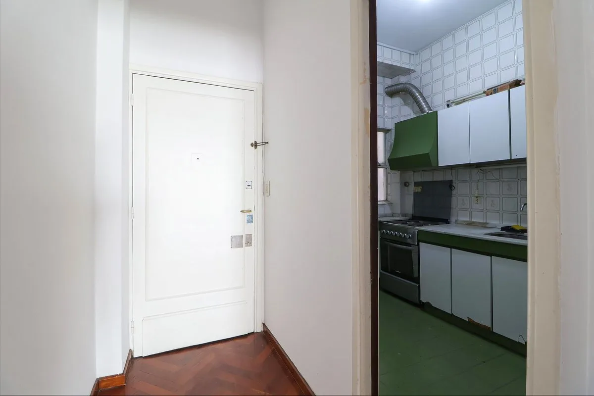 VENTA 3 AMBIENTES RECOLETA CON BALCON LUZ Y SOL foto 5