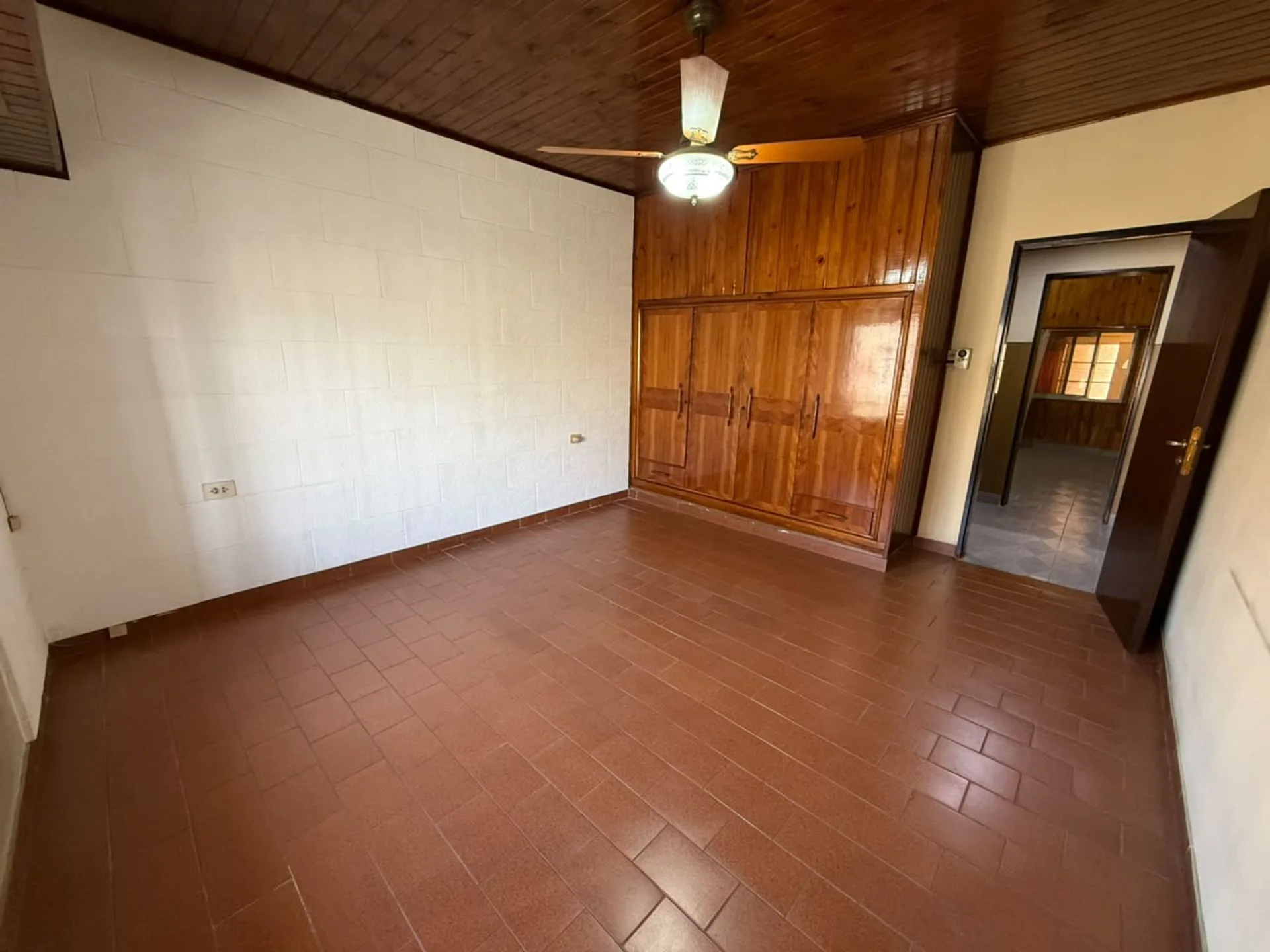 Casa 3 amb con cochera y quincho en venta Lanus foto 5