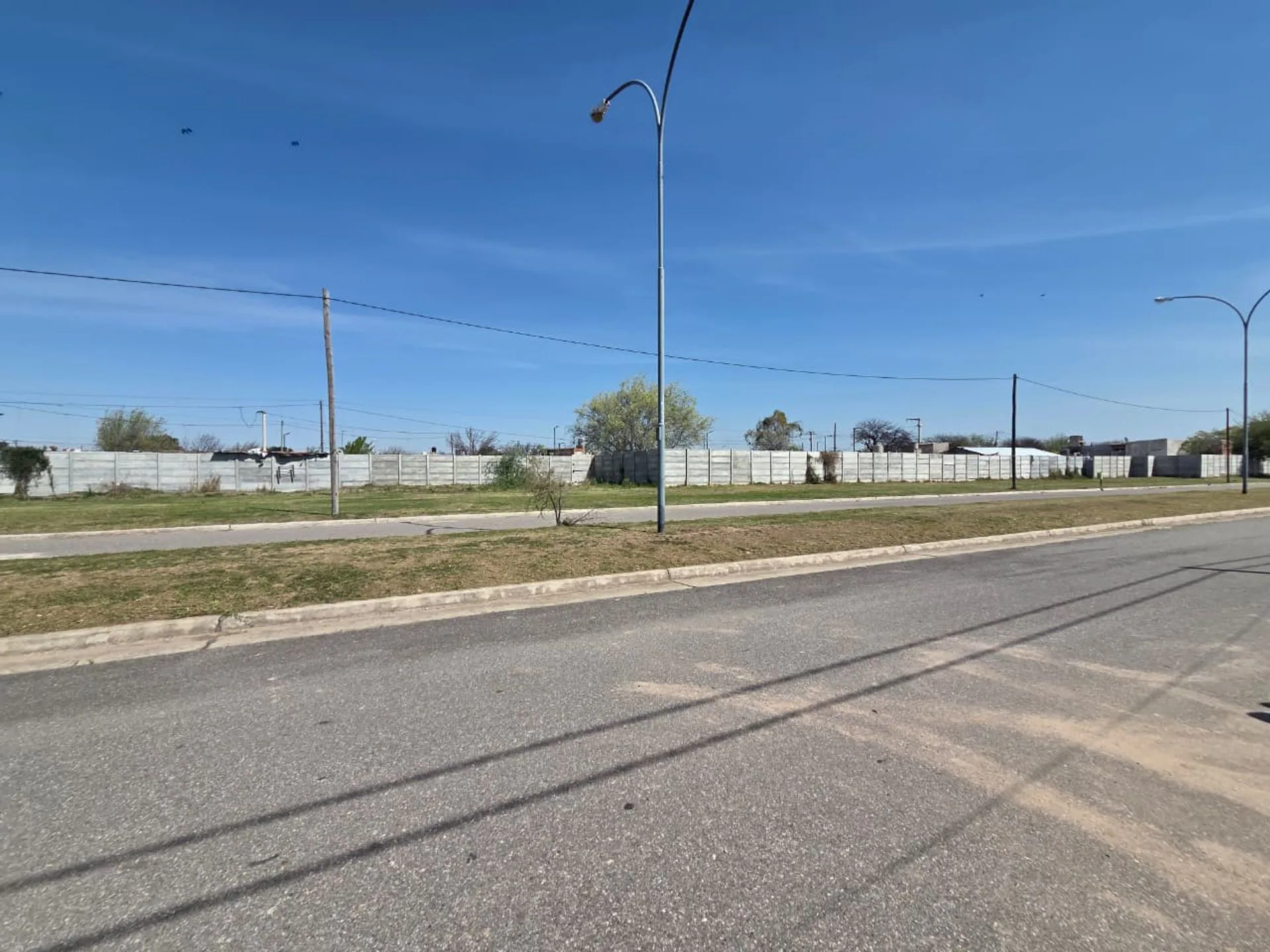 SE VENDE LOTE 360 EN BARRIO CERRADO NORTE GAMA 1 foto 2