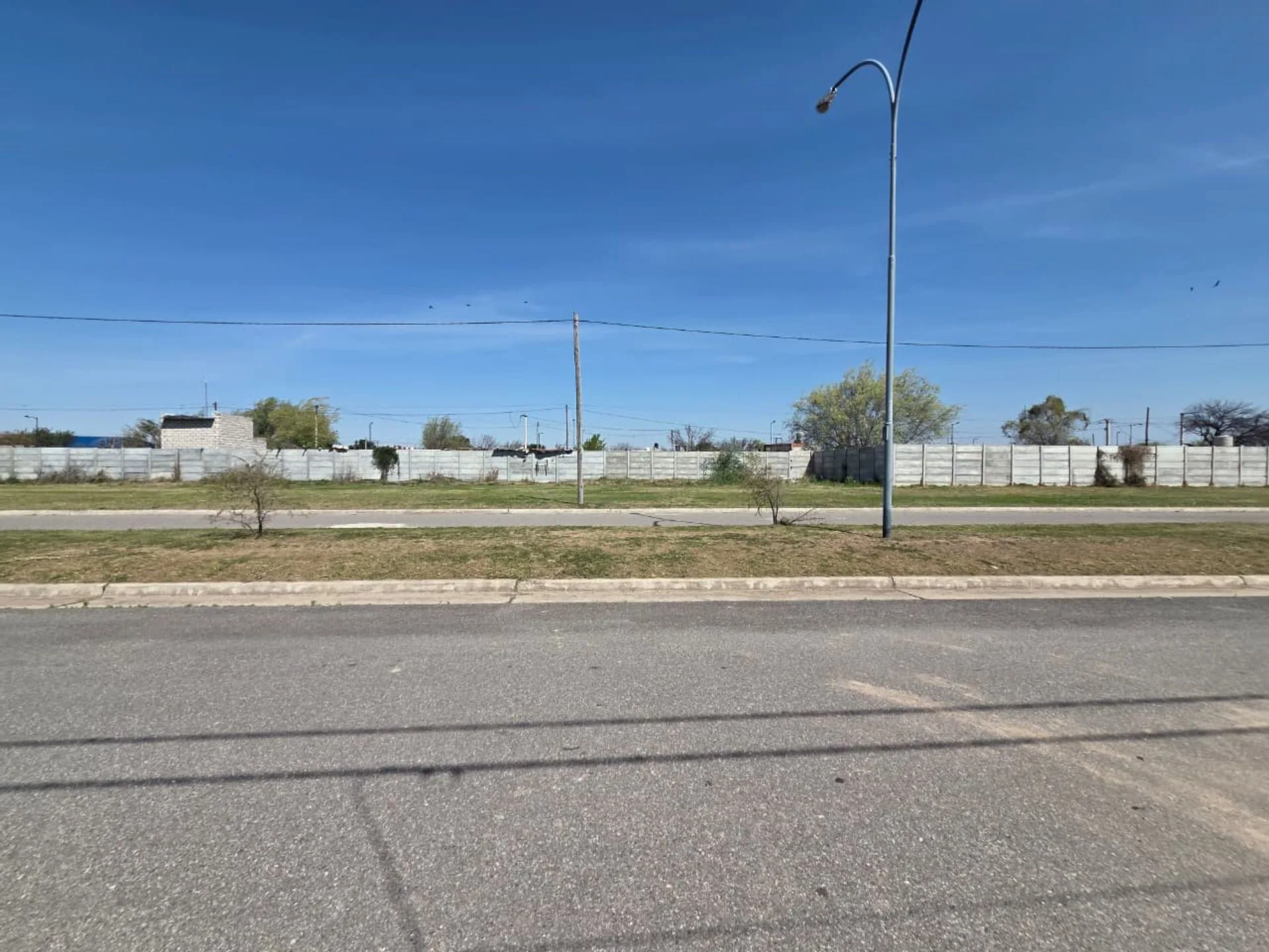 SE VENDE LOTE 360 EN BARRIO CERRADO NORTE GAMA 1 foto 3