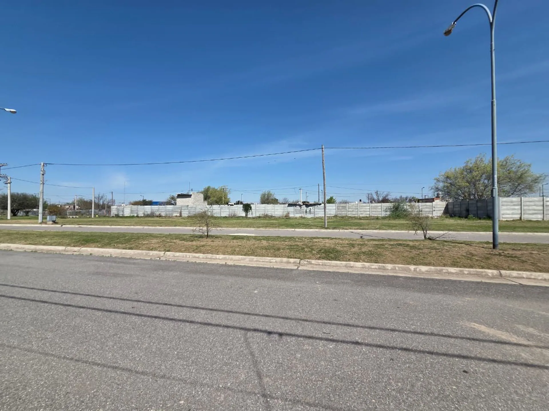 SE VENDE LOTE 360 EN BARRIO CERRADO NORTE GAMA 1 foto 4
