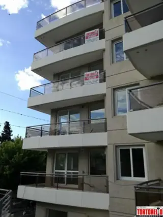 Edificio de categoría, Bv. Evita esquina Rivadavia, Moreno, exclusivas unidades. foto 3