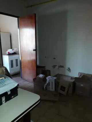 LOCAL EN VTA 60 M2 CON DIVISORES TIPO CASA.- FRENTE.- CASEROS.- EXCELENTE UBICACIÓN.- foto 4