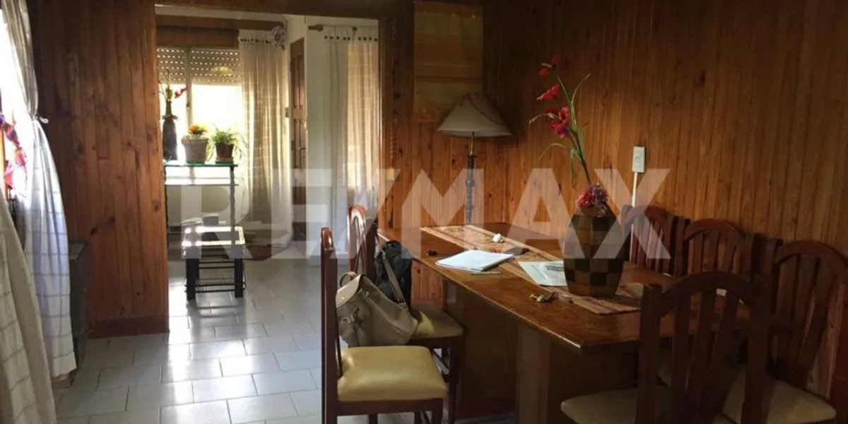 Venta Casa con Departamento Cinco Saltos foto 3