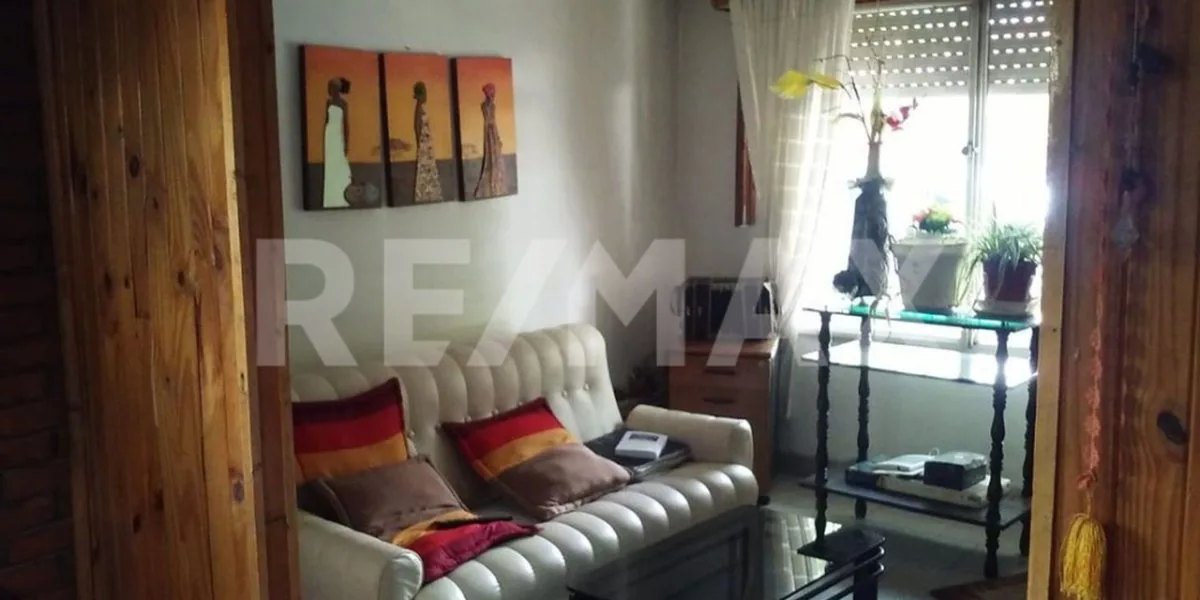 Venta Casa con Departamento Cinco Saltos foto 5