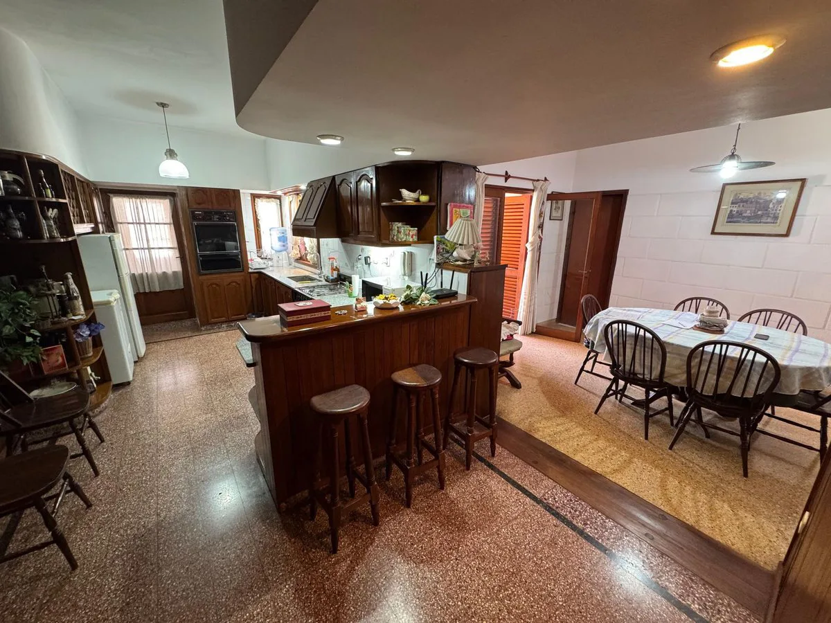 CASA 5/AMB+ESCRITORIO/GARAJE/PATIO/PILETA/QUINCHO! foto 3