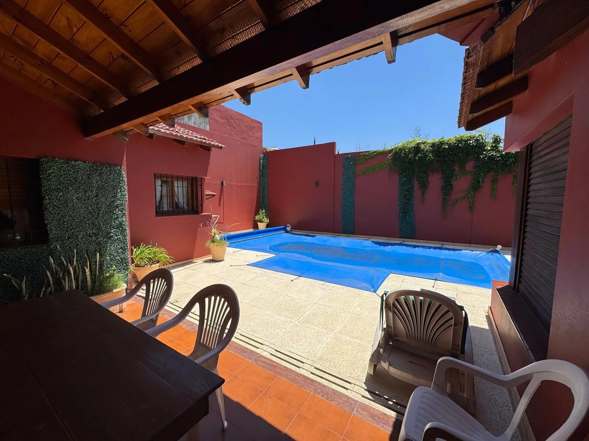 CASA 5/AMB+ESCRITORIO/GARAJE/PATIO/PILETA/QUINCHO! foto 5
