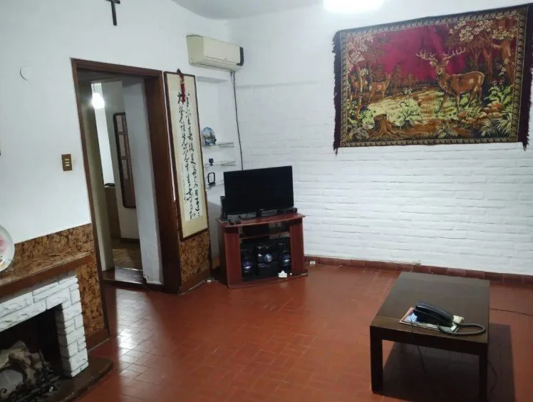 CASA 6 AMBIENTES CON PATIO Y TERRAZA Y LOTE PROPIO foto 5